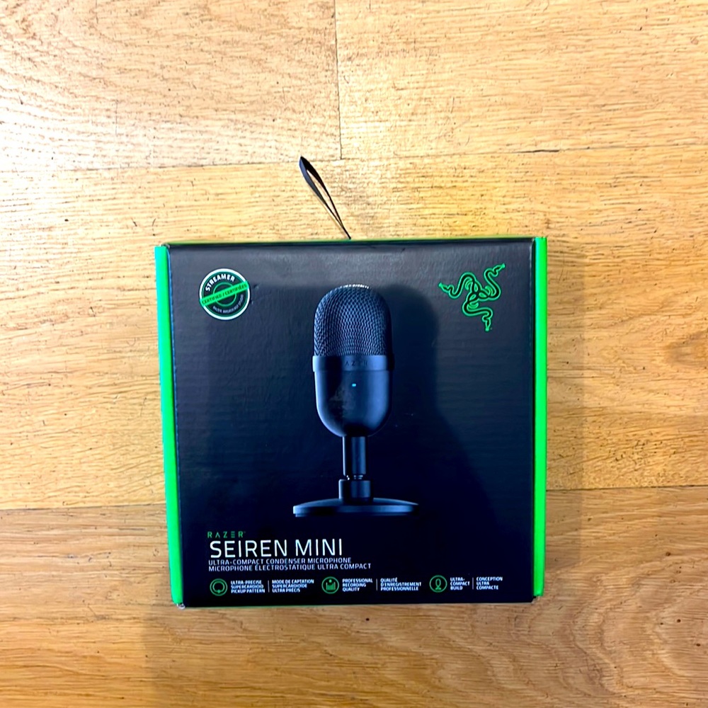Razer Seiren Mini microphone NWT